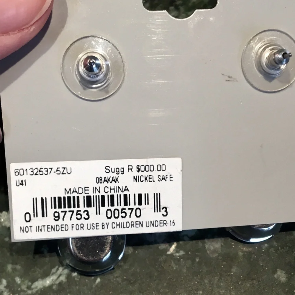 Amazing NWOT Anne Klein teardrop crystal earrings - Picture 6 of 7